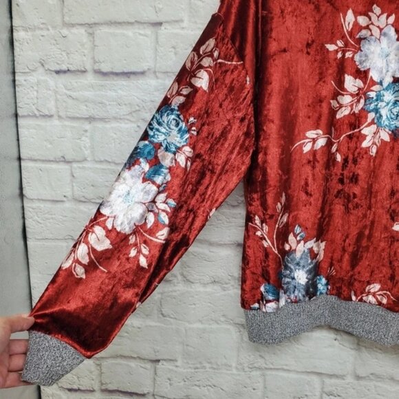 Crescent Drive Womens Size Medium Velour Top - Picture 3 of 10